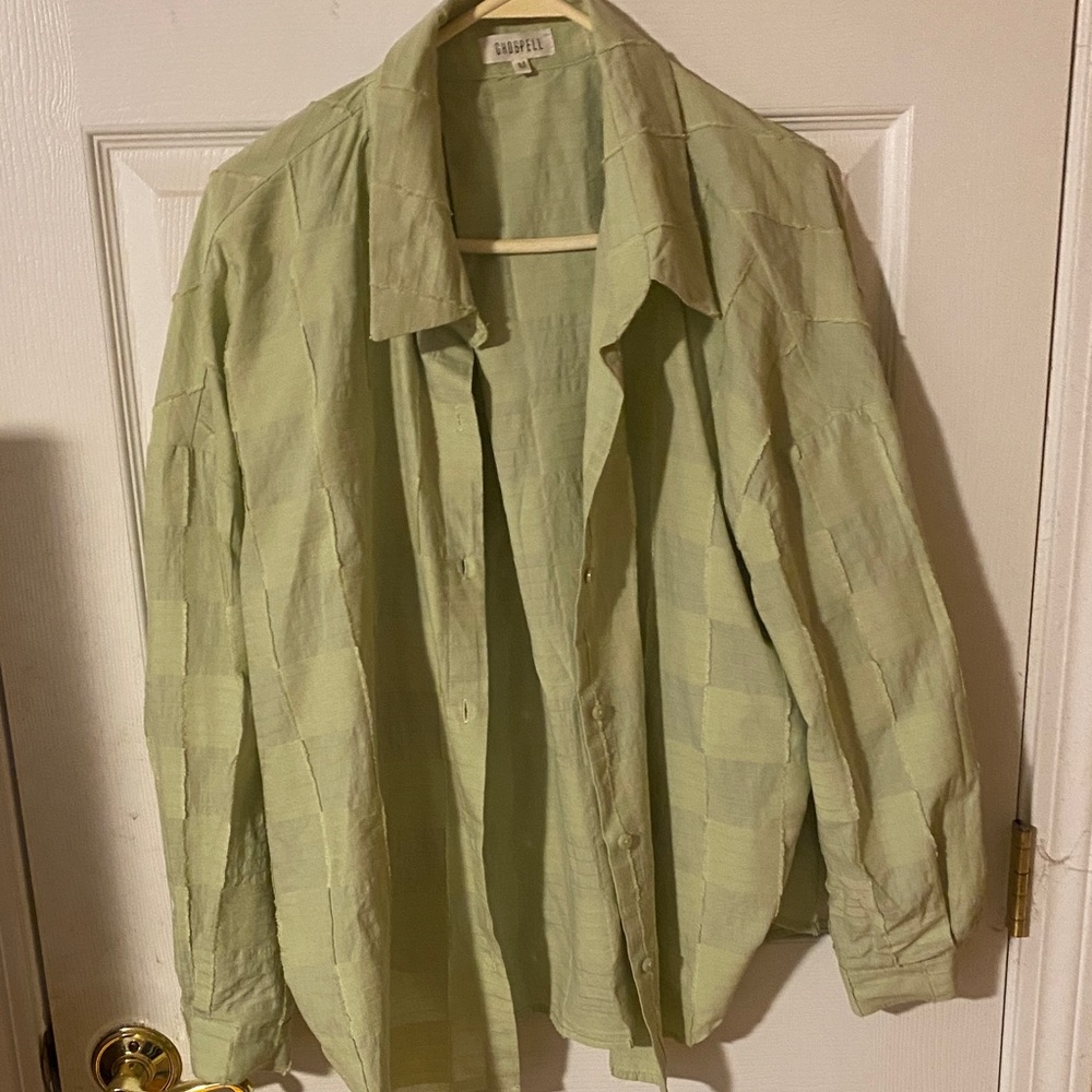 Simplicity Women's Light Green Button Down Shirt